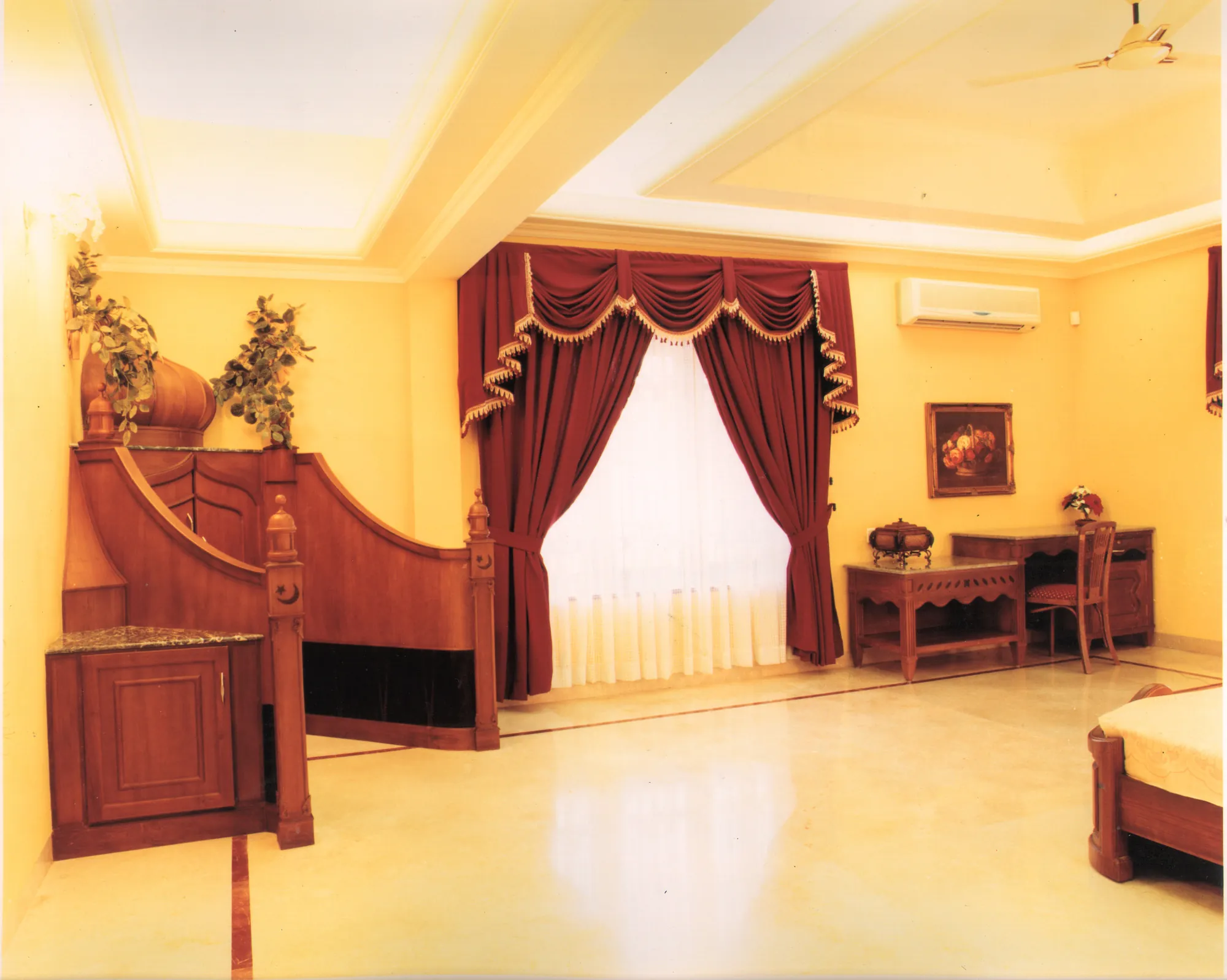 The Grand Manor, master bedroom