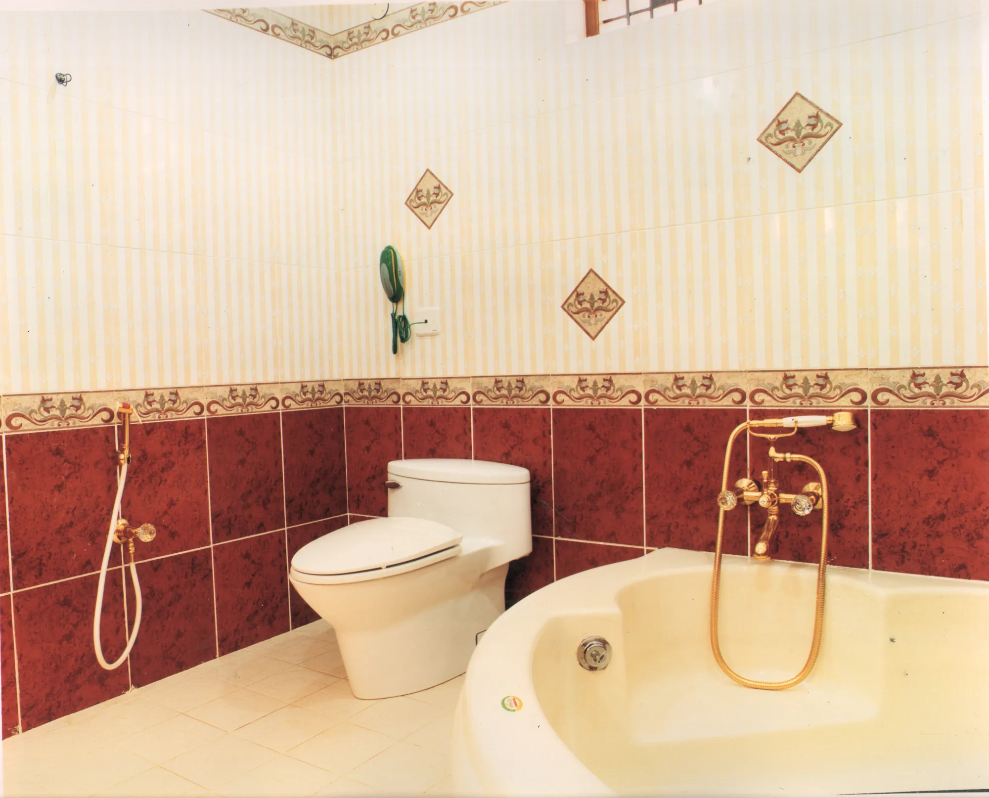 The Grand Manor, bathroom